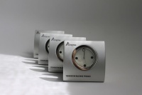 Настольные часы с отделением для визиток для компании «Агротек»