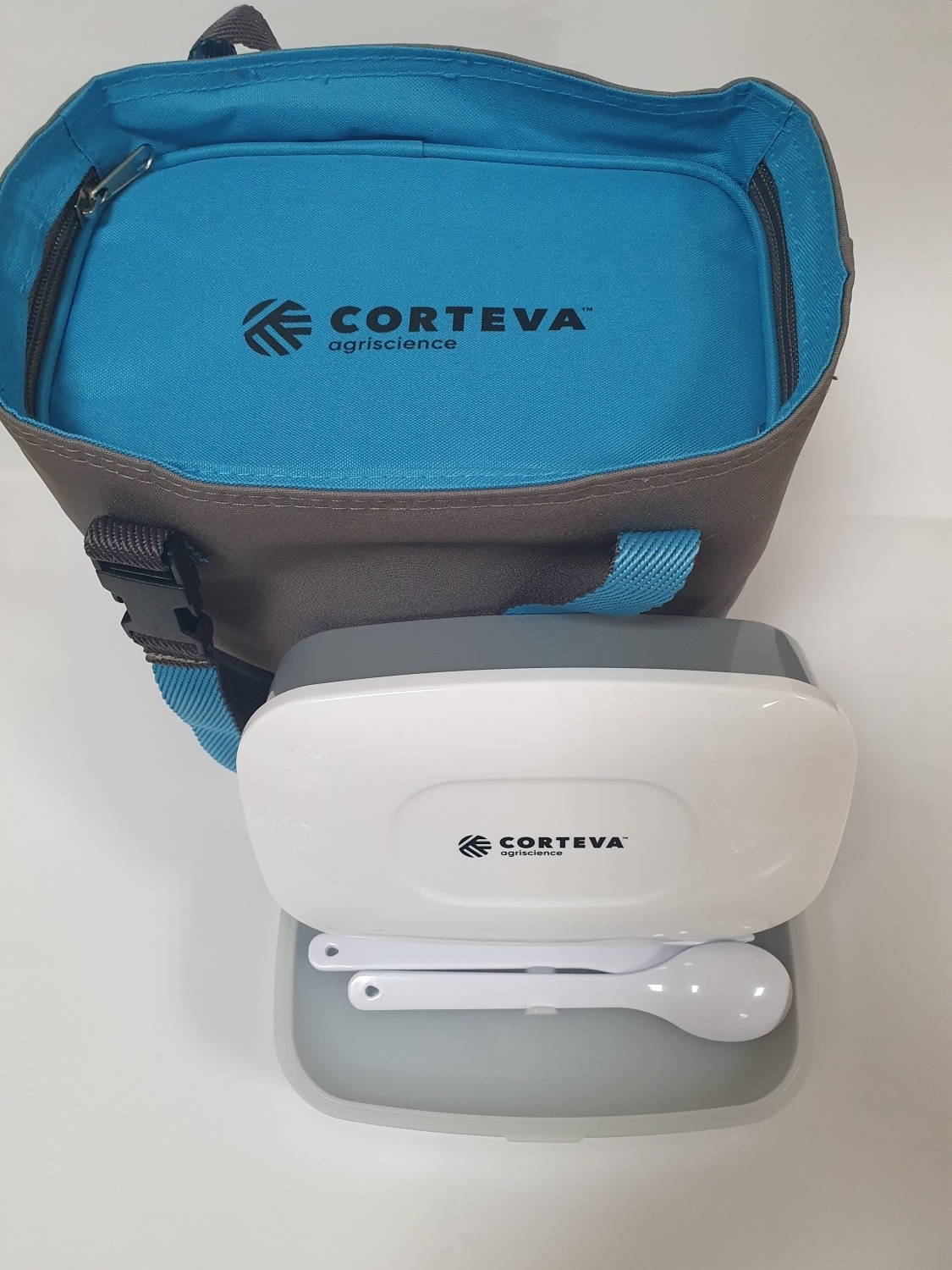 Ланчбокс с логотипом для компании "Corteva"
