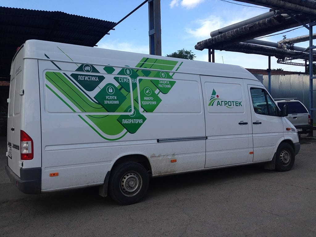 Брендирование автомобиля для компании «Агротек»